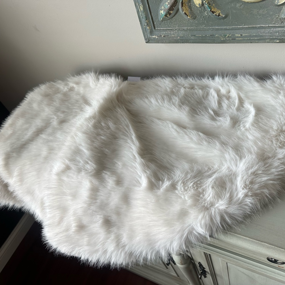 White furry Christmas tree skirt